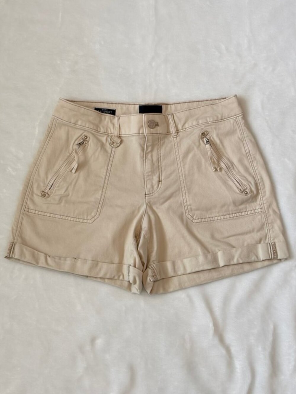 White House Black Market Cream Shorts - Size 6